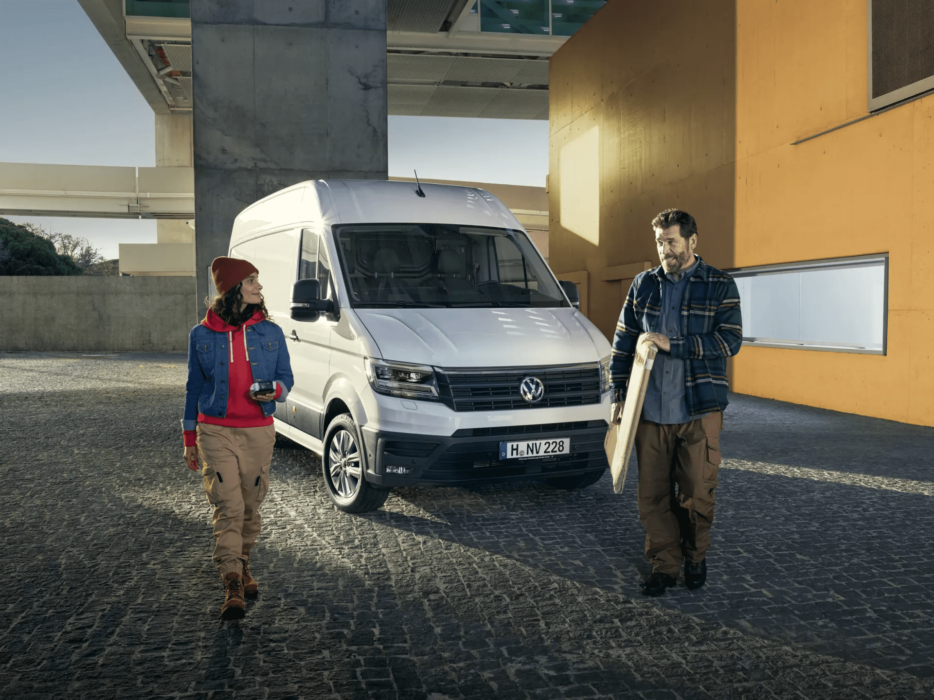 Der VW Crafter Cargo in der Frontansicht.