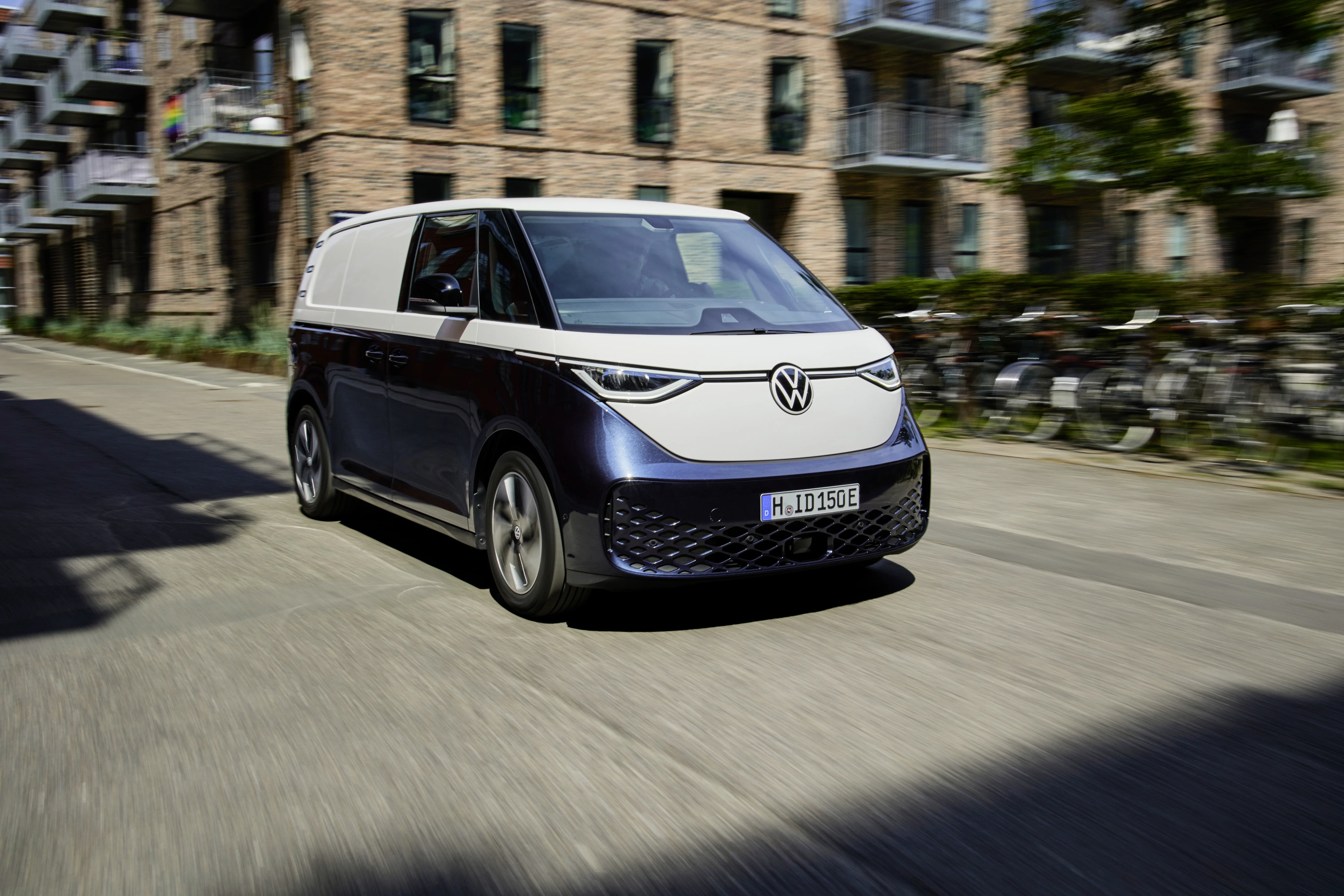 Der VW ID.Buzz Cargo in der Frontansicht.