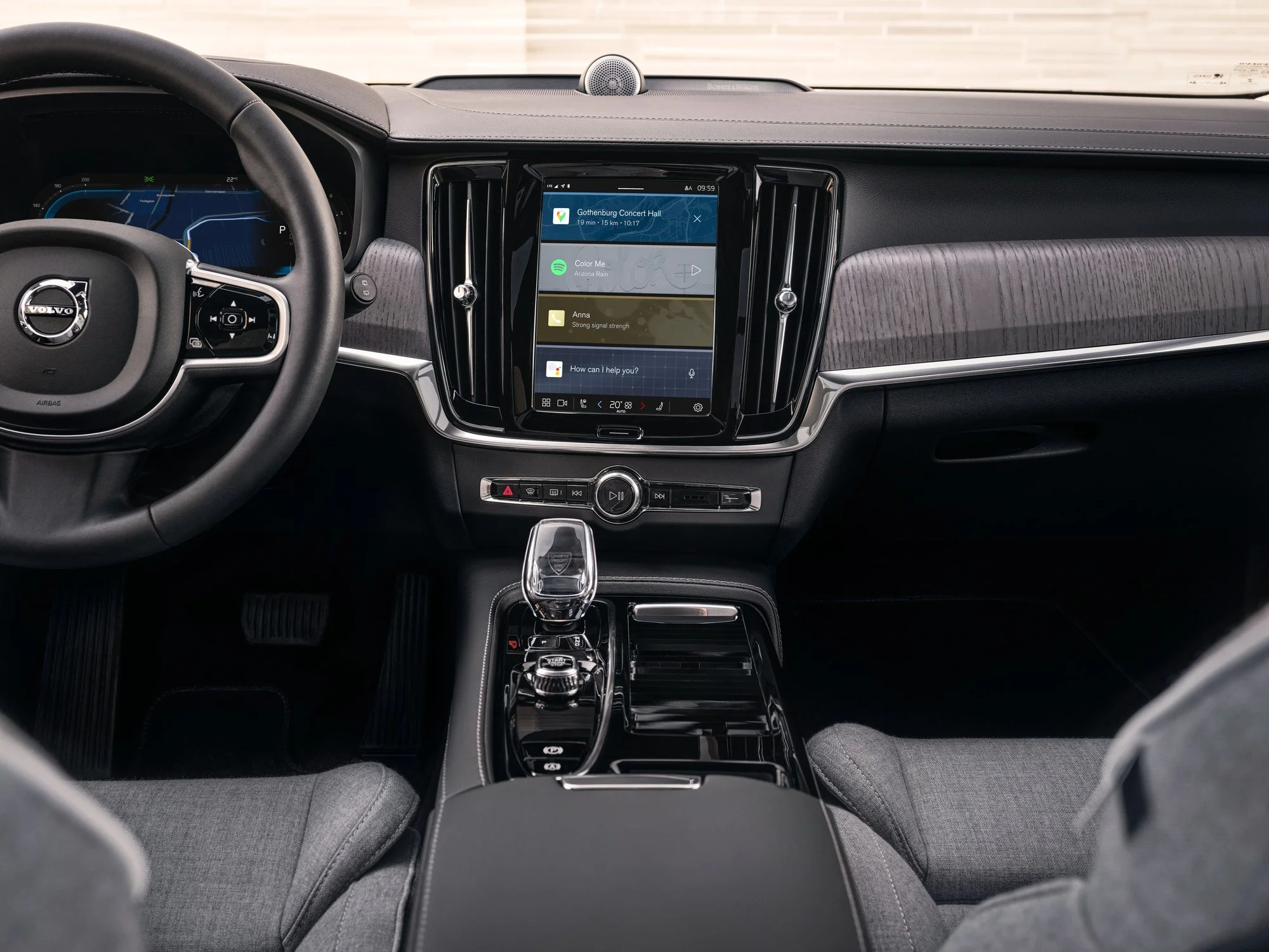 Ein Blick auf das Cockpit: das Infotainment-Display des V90