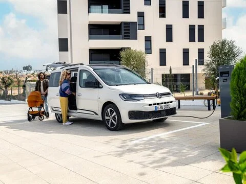 VW NFZ Caddy Life "GOAL" 5-Sitzer Motor: 1,5 l eHybrid OPF