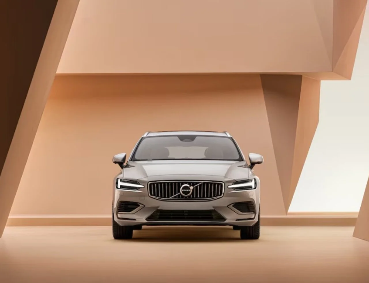 Volvo V60 T8 Plug-in Hybrid AWD Plus Dark Business Edition