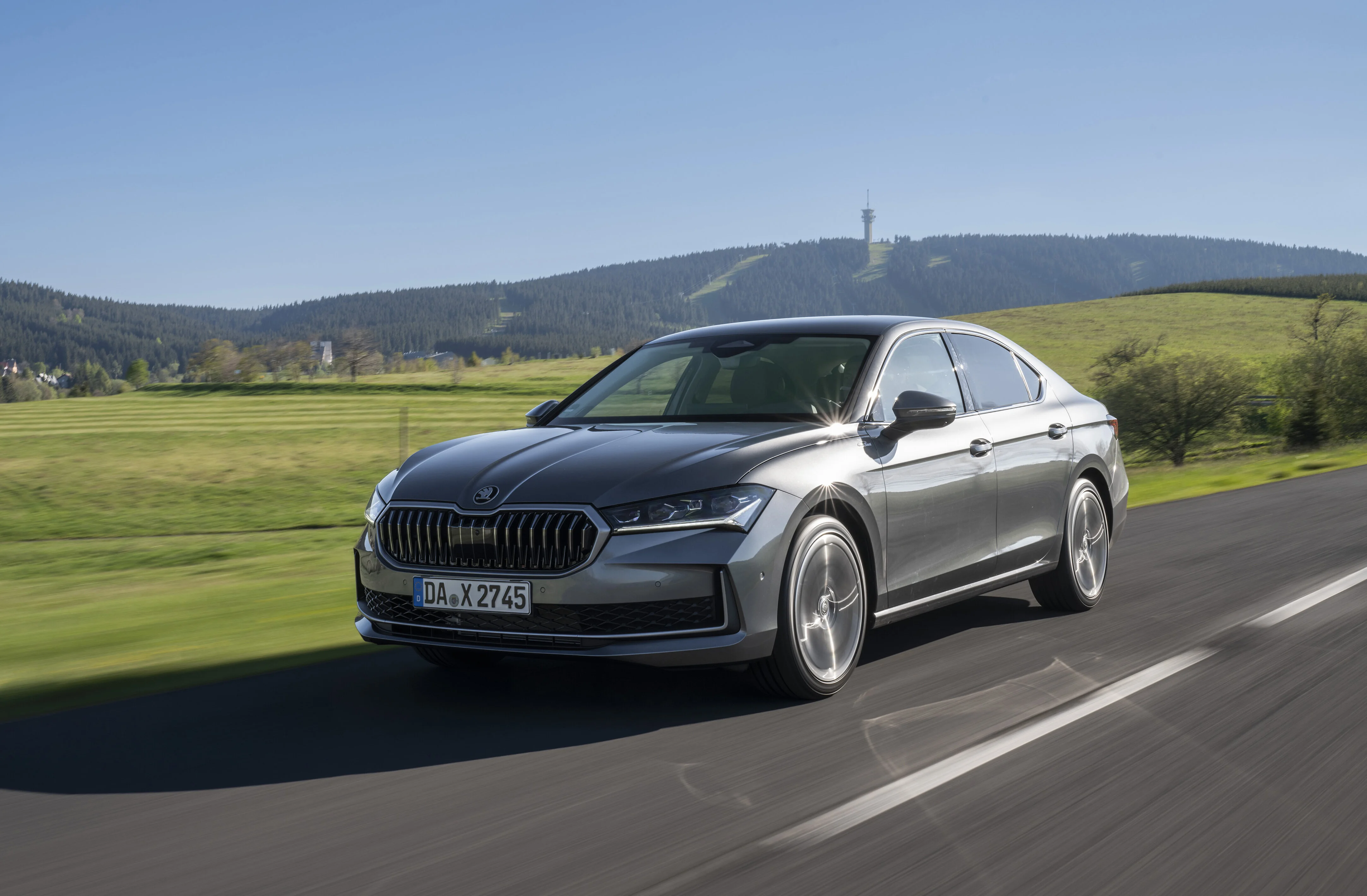 Fahraufnahme des Skoda Superb