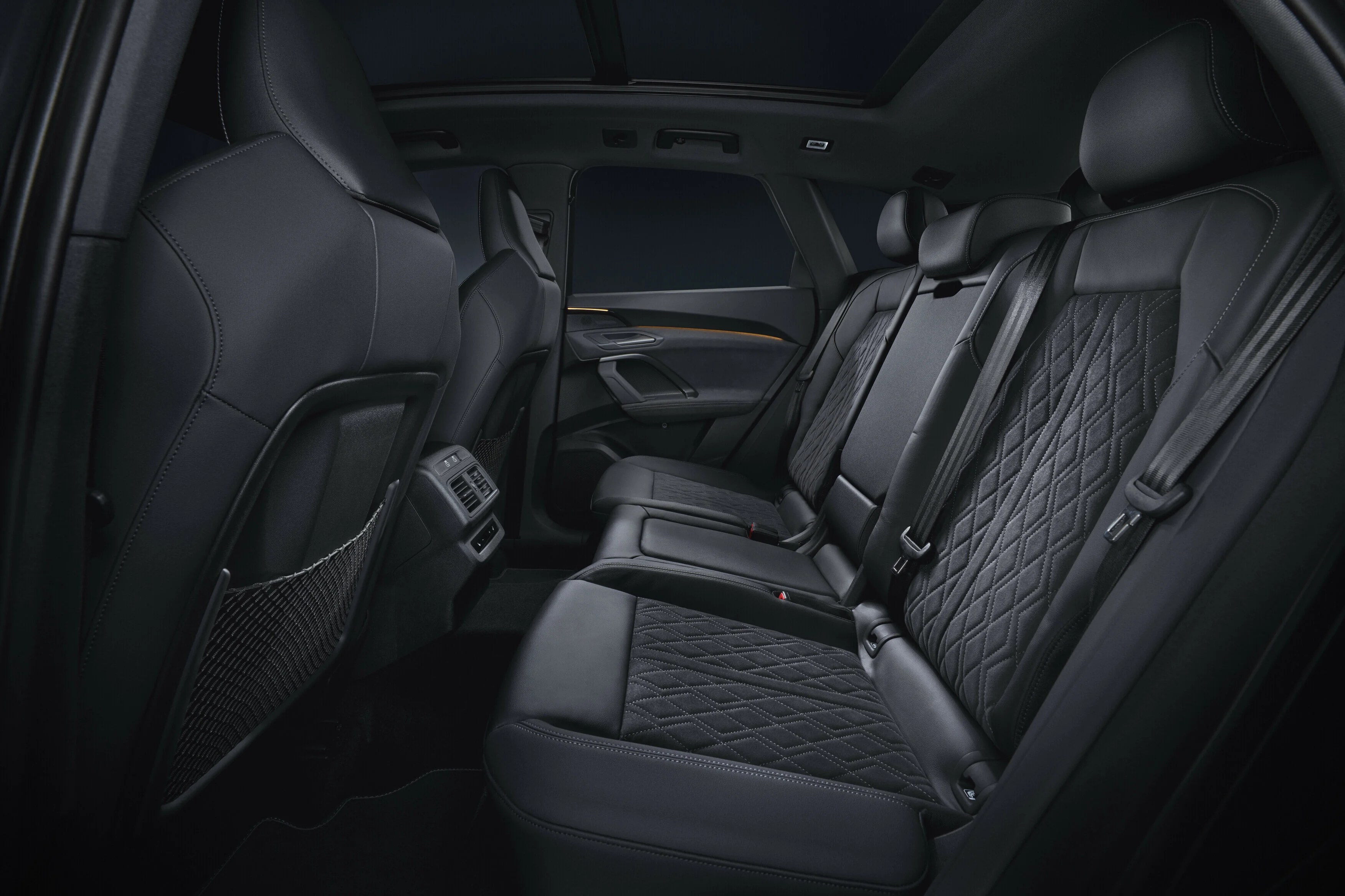 Das Interior des Audi Q5: Blick auf die komfortable Rückbank