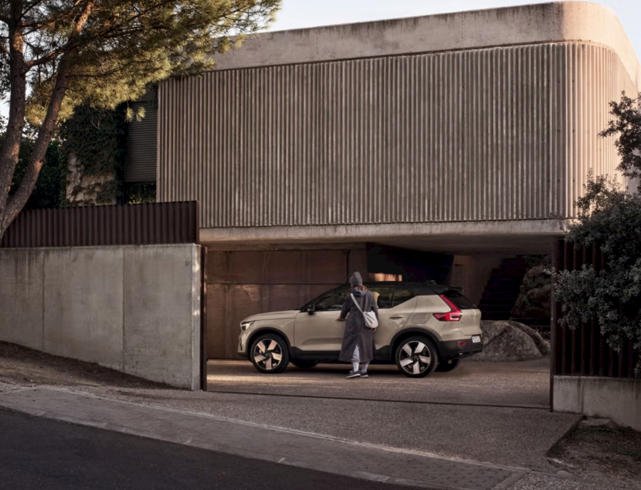 Volvo EX40 Fully Electric Single Motor RWD Plus Dark