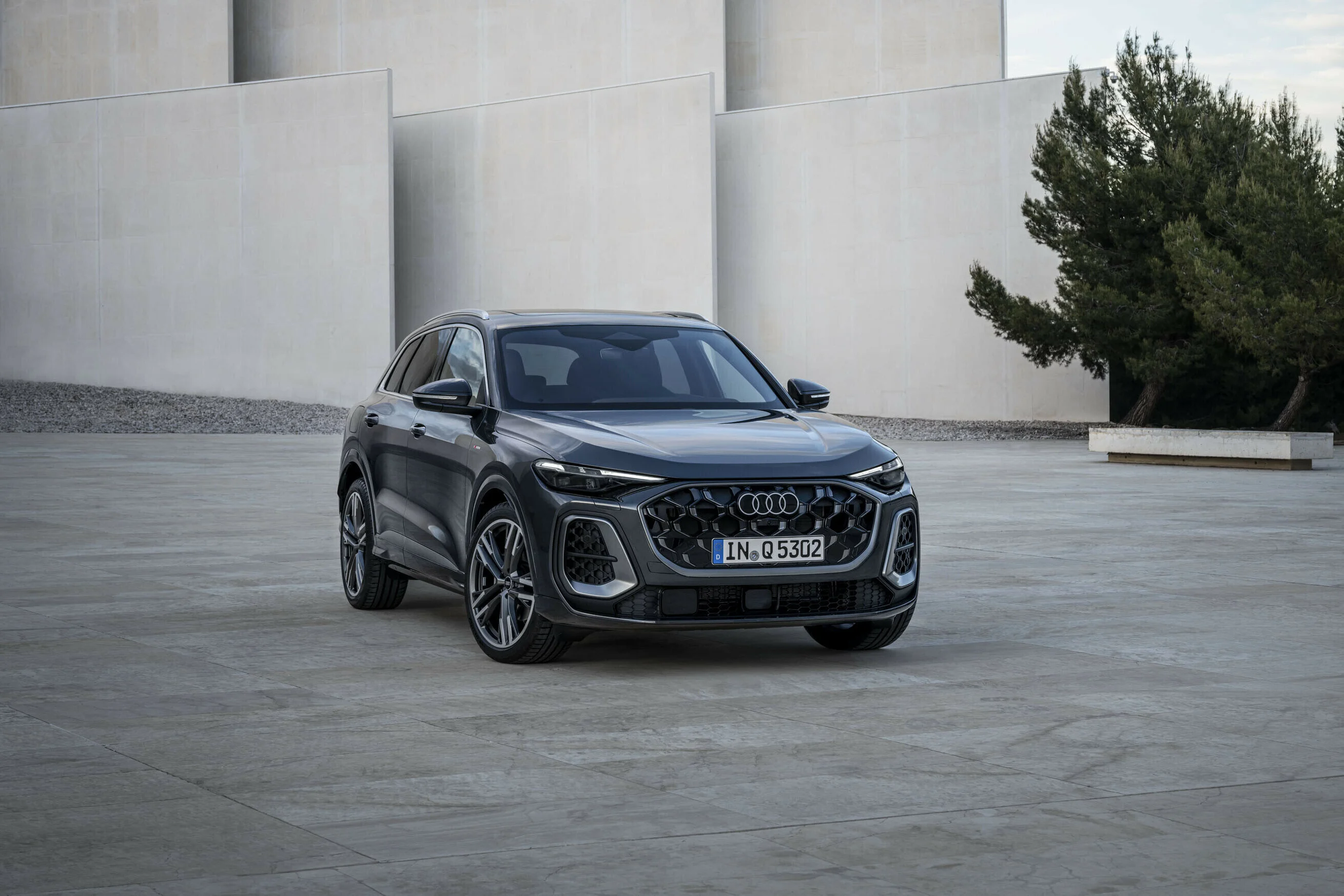 Der Audi Q5 in der Frontansicht.