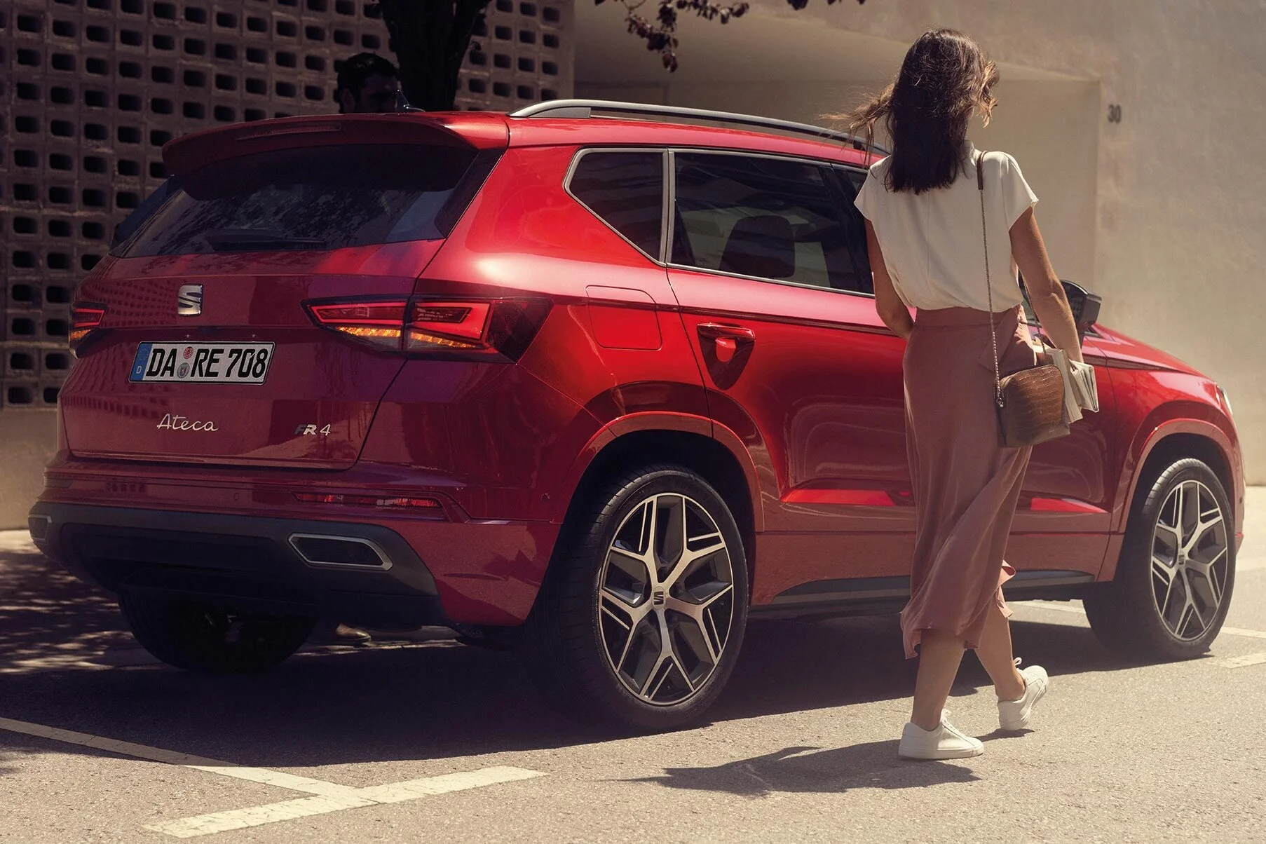Blick auf das Exterior des Seat Ateca in roter Lackierung