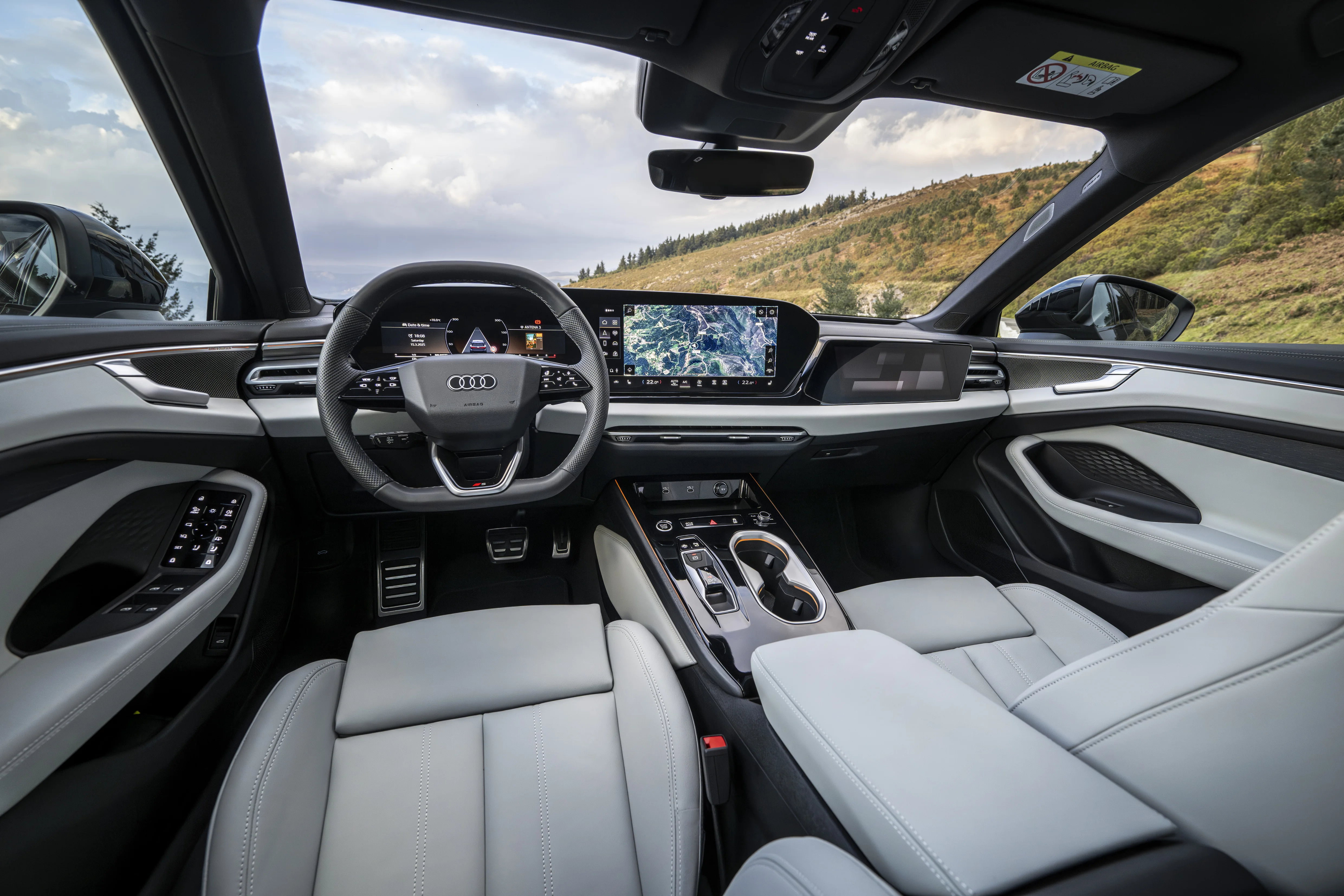 Sicht auf das Cockpit des neuen Audi A6 Avant.