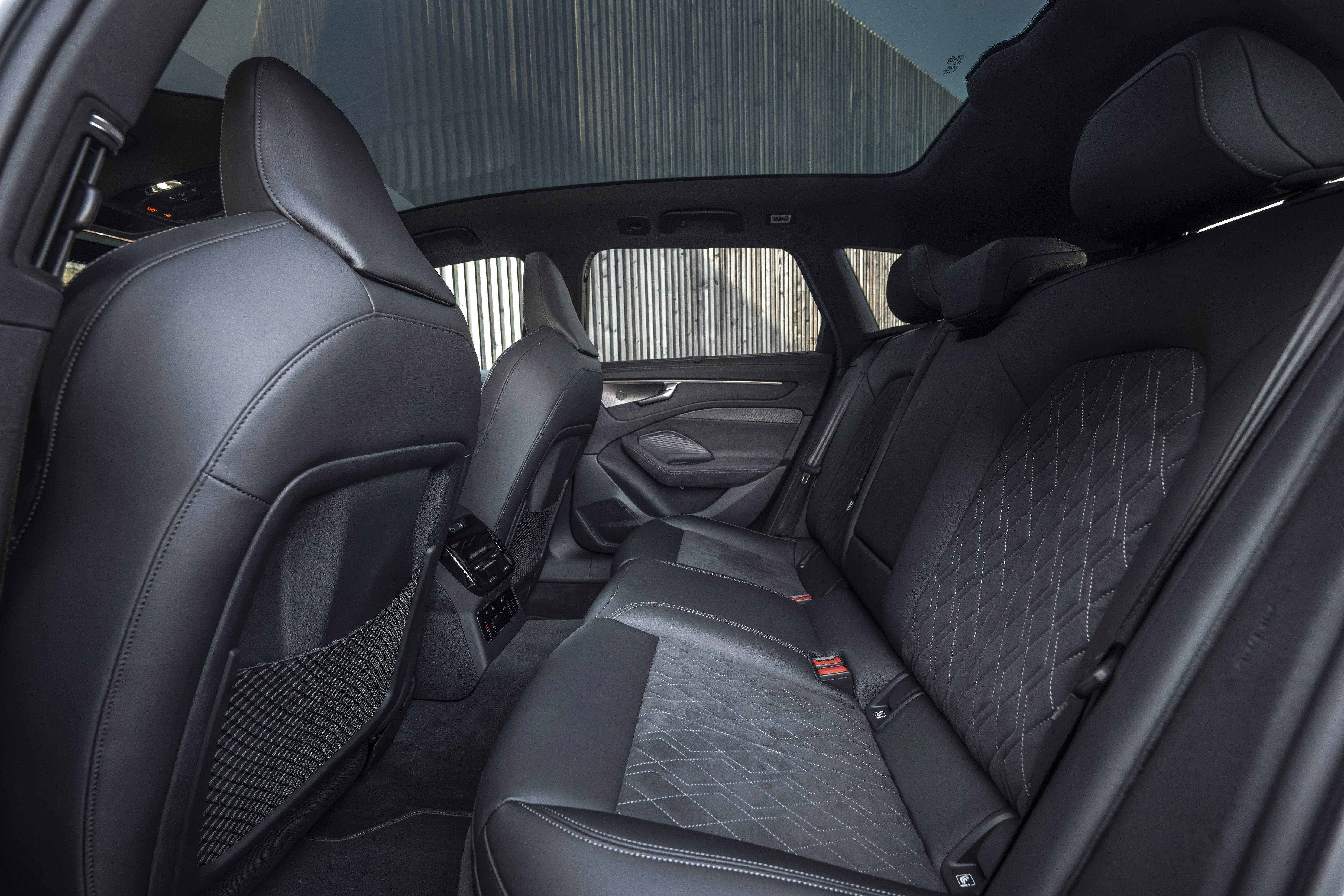 Das Interieur des Audi A6 im Detail: Als Neuwagen bei Tölke & Fischer in Krefeld erhältlich