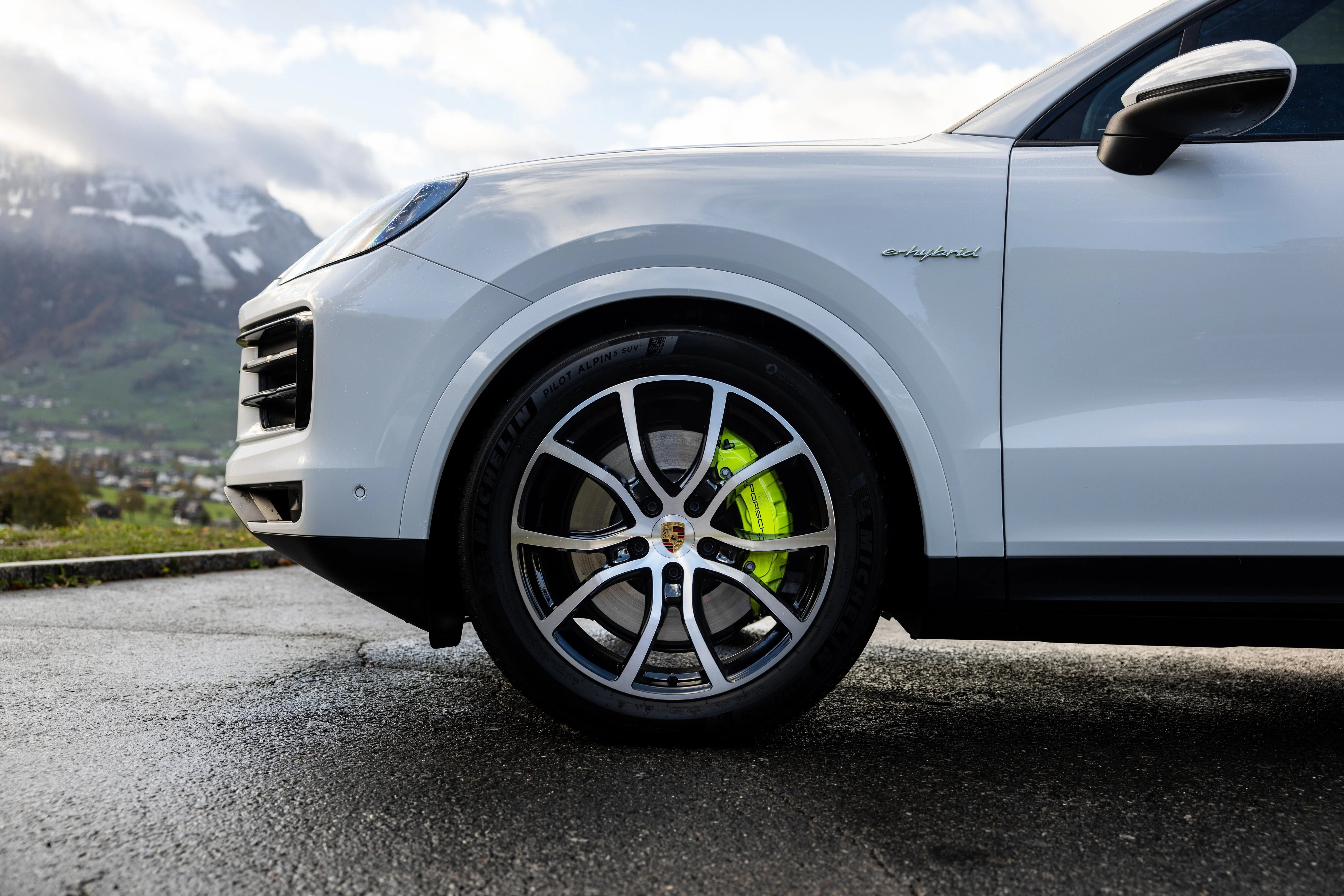Exterieur des Porsche Cayenne E-Hybrid.
