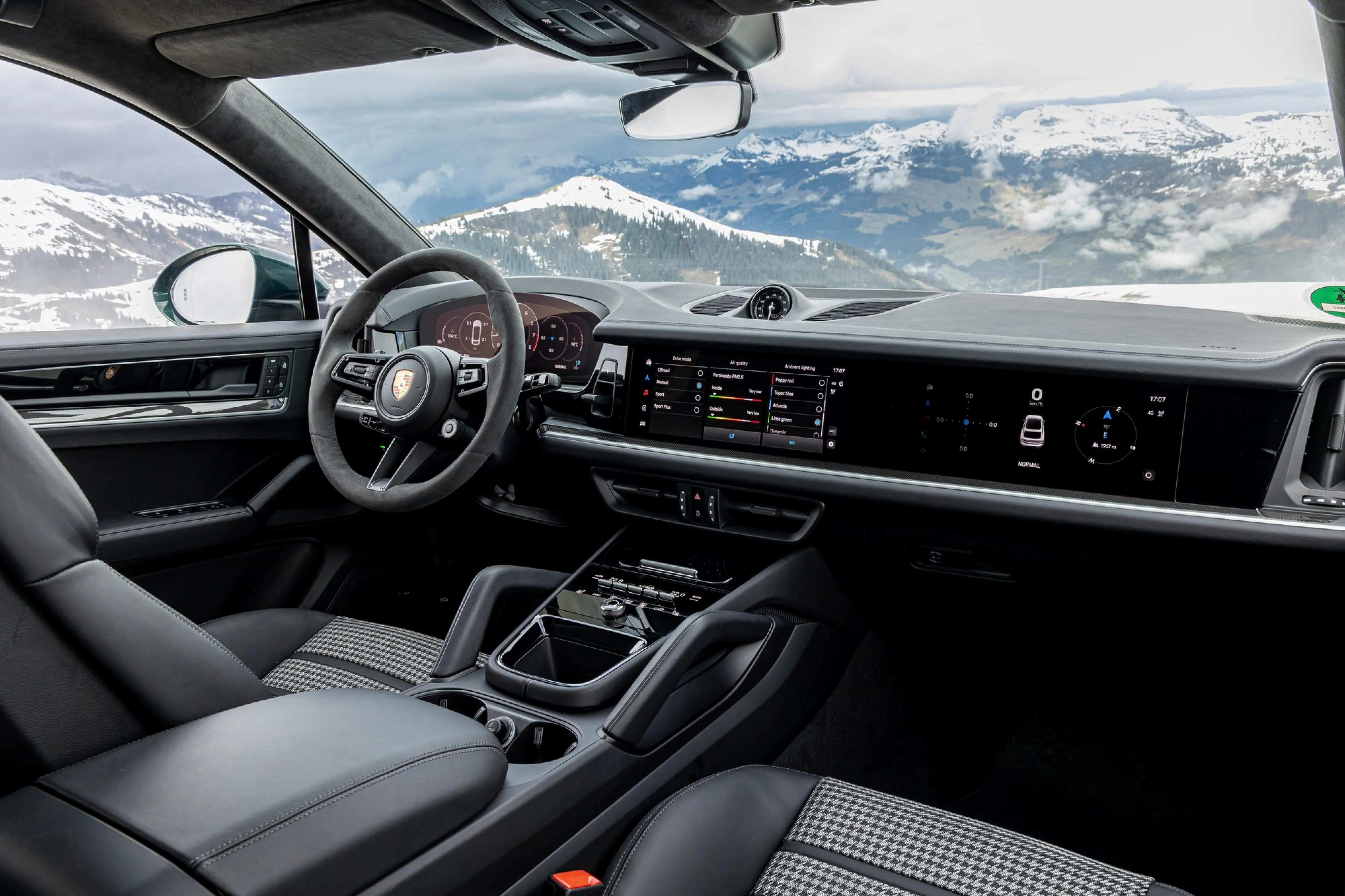 Interieur des Porsche Cayenne S Coupé.