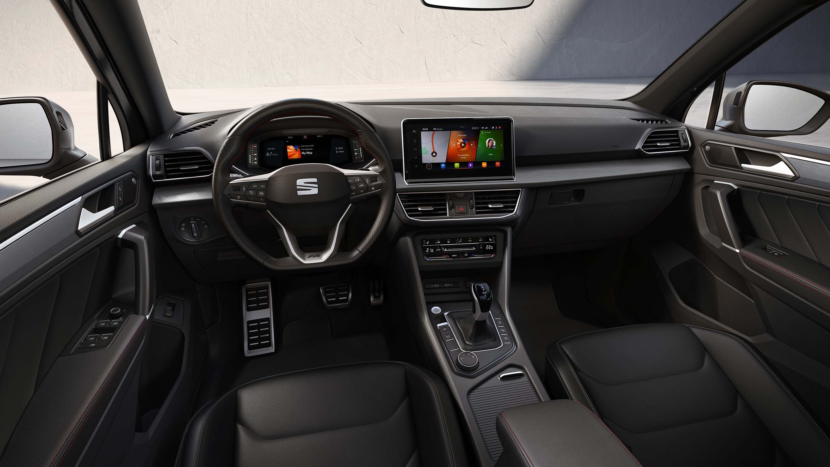 Blick in das Interior des Tarraco: Infotainment-System, Digital Cockpit und Lenkrad