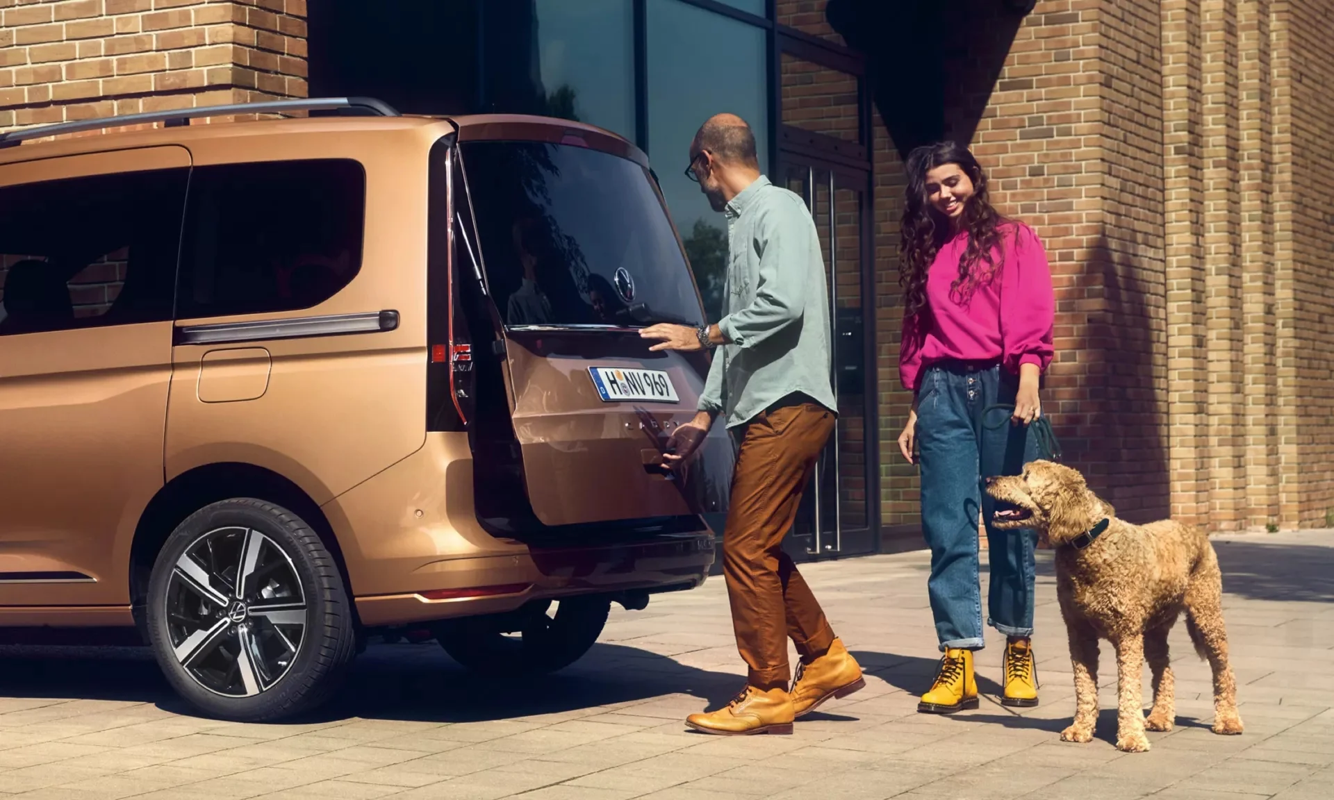 Heckansicht des Volkwagen Caddy mit Blick auf den Kofferraum