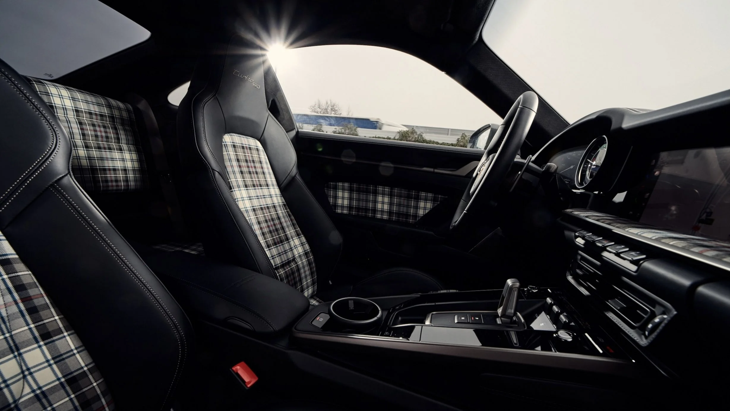 Der Porsche 911 Turbo 50 Jahre im Detail: Als Neuwagen bei Tölke & Fischer in Willich erhältlich