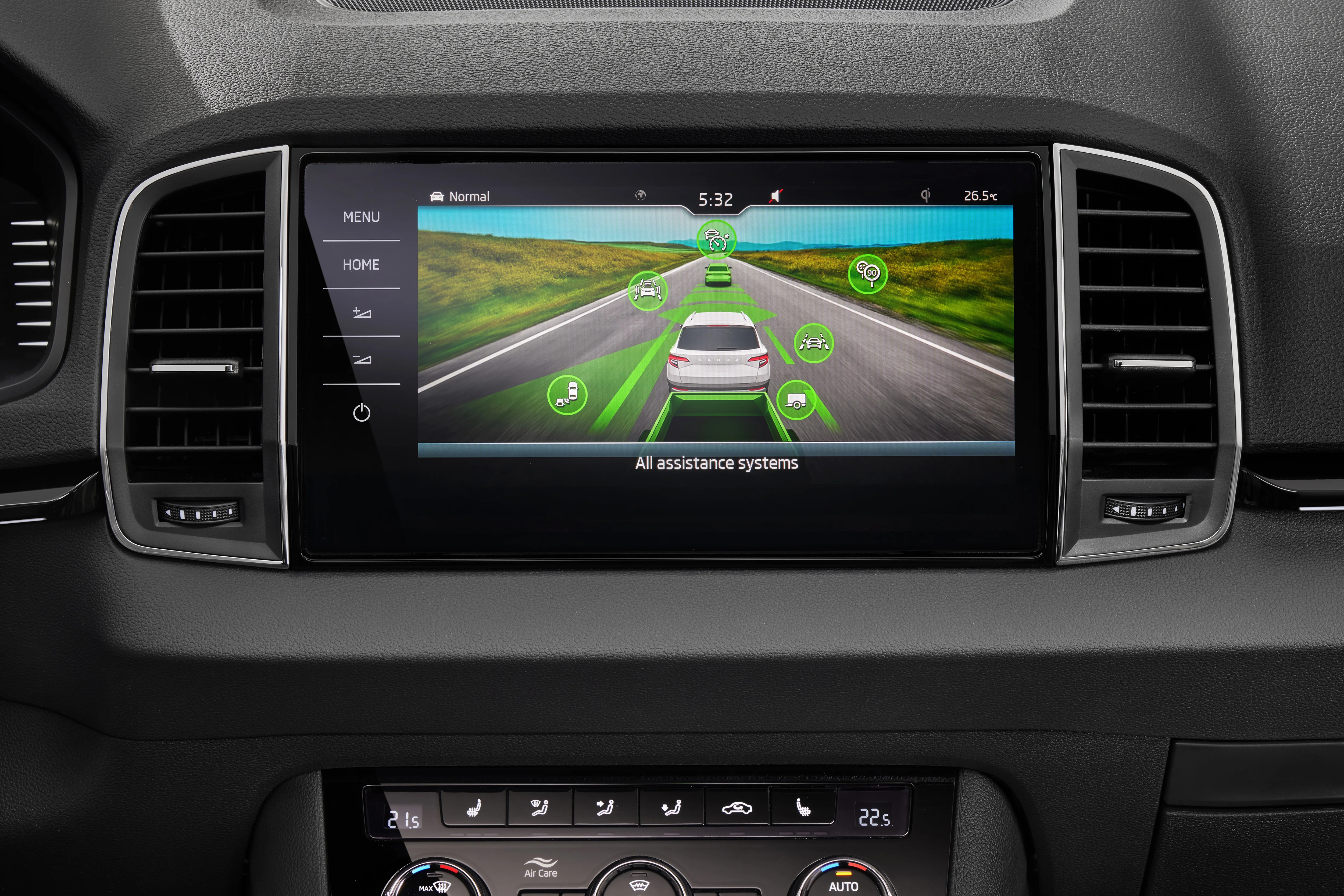 Nahaufnahme des Infotainment-Displays im Skoda Karoq