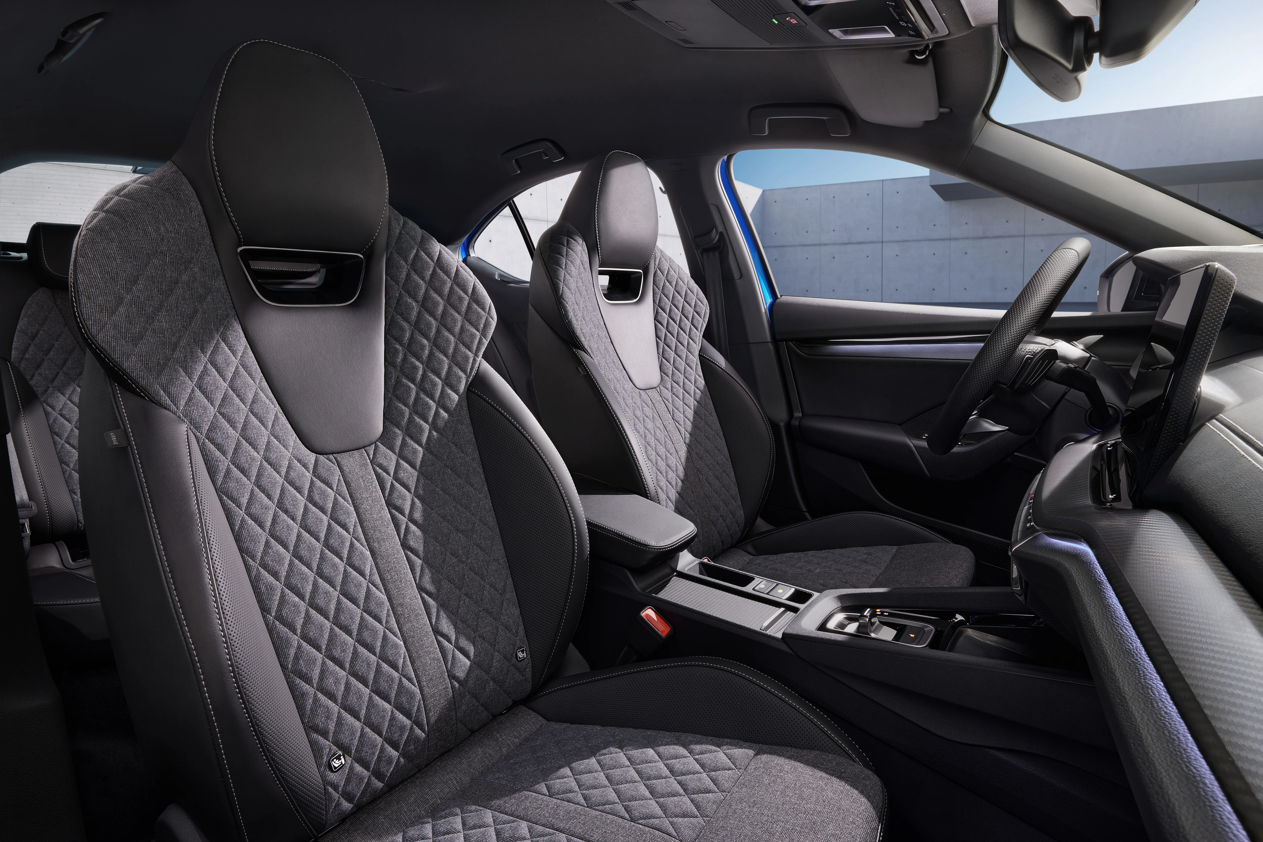 Blick in den Innenraum: das Interior des Skoda Octavia Sport-Line mit Sportsitzen