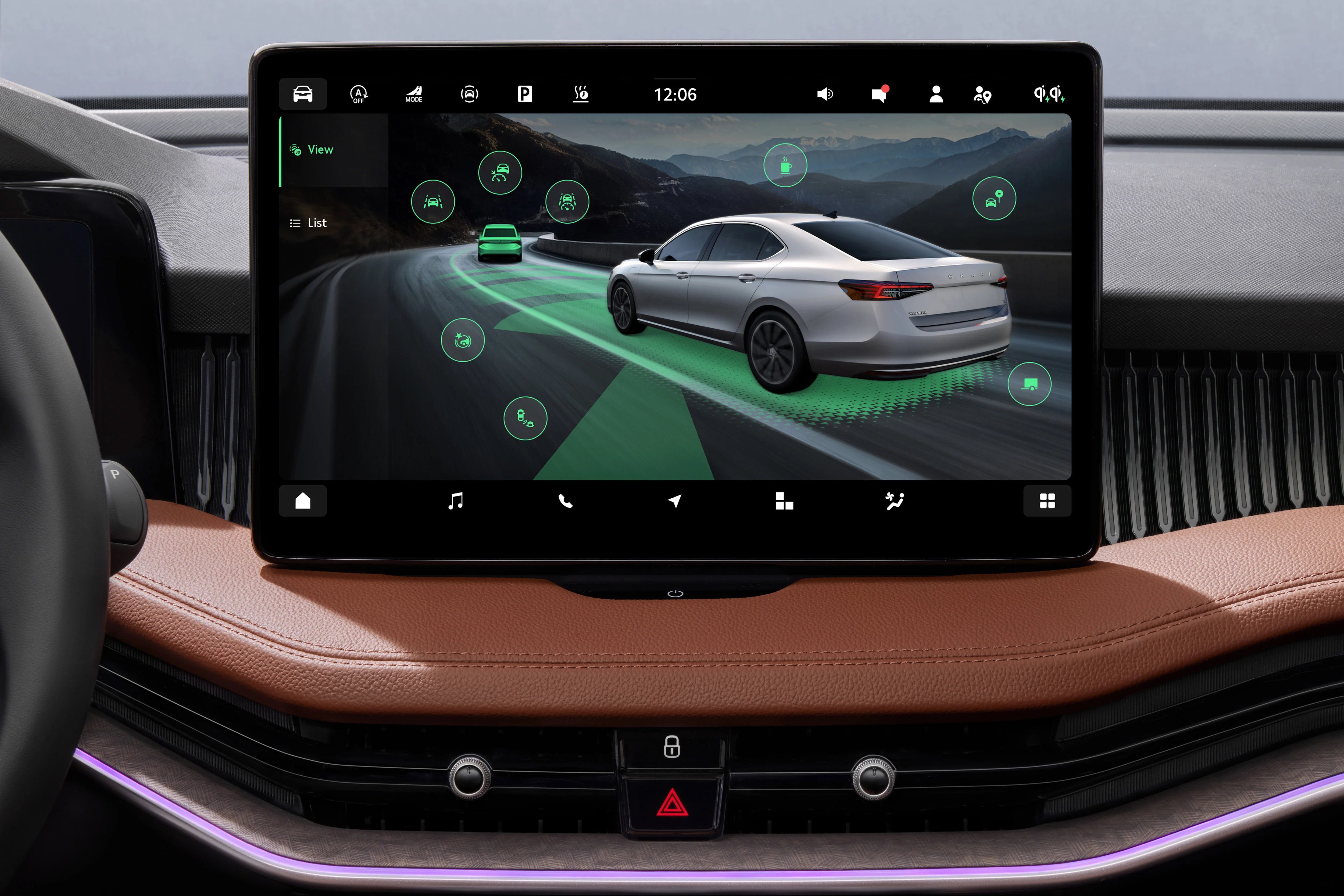 Detailaufnahme des Displays im Skoda Superb