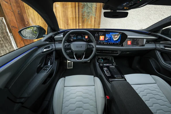 Blick in das Cockpit des A6 e-tron