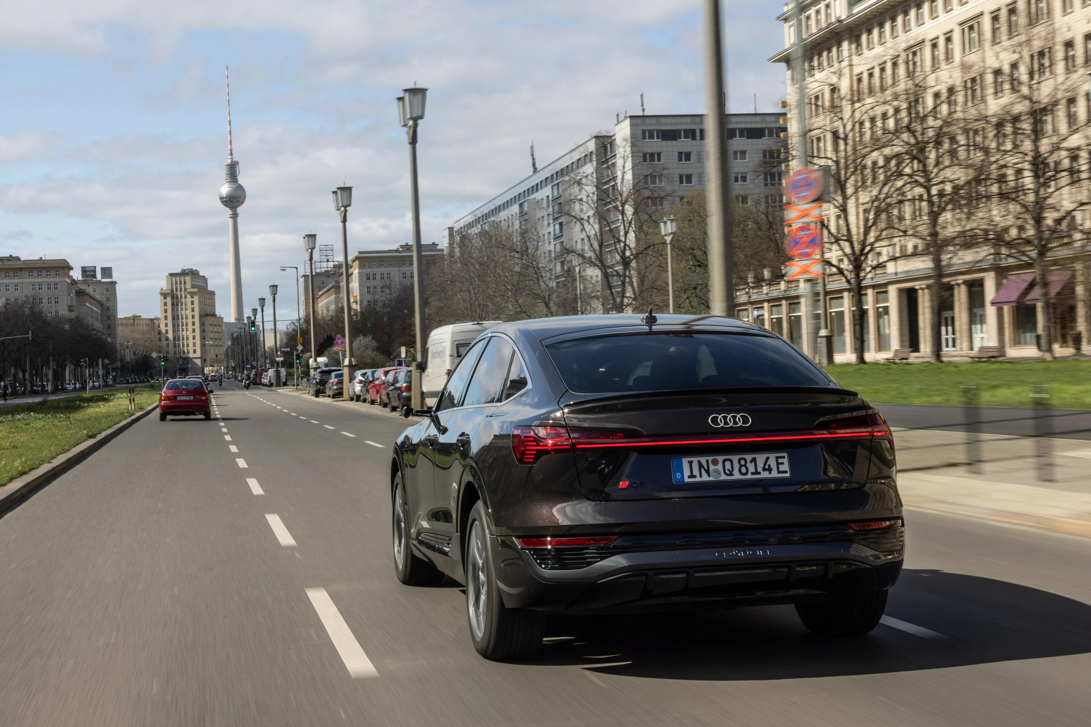 Heckansicht: das Exterior des Audi Q8 e tron