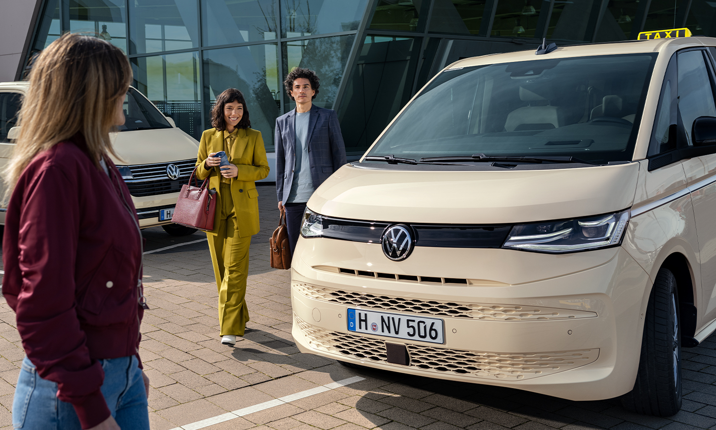 Frontansicht auf das Exterior des neuen VWN Taxi