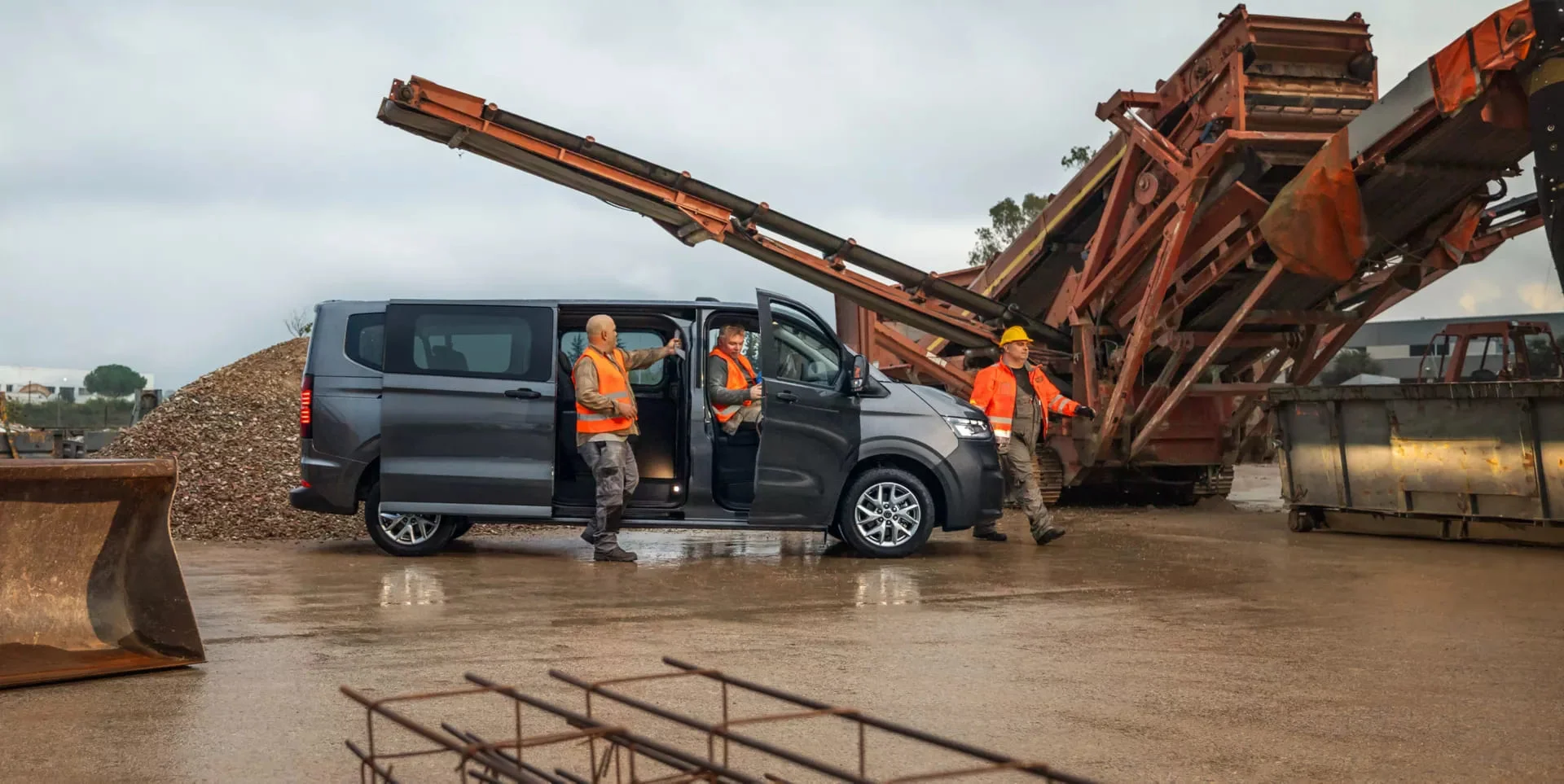 Die Außenansicht des VW Transporter Kombi